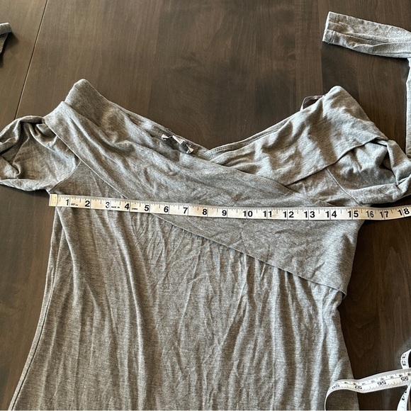 NWT Express Gray Off the Shoulder Long Sleeve Tee Shirt M - Picture 7 of 9